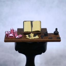 Kromlech – Wizard’s WorkDesk I